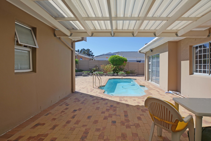 4 Bedroom Property for Sale in West Beach Western Cape